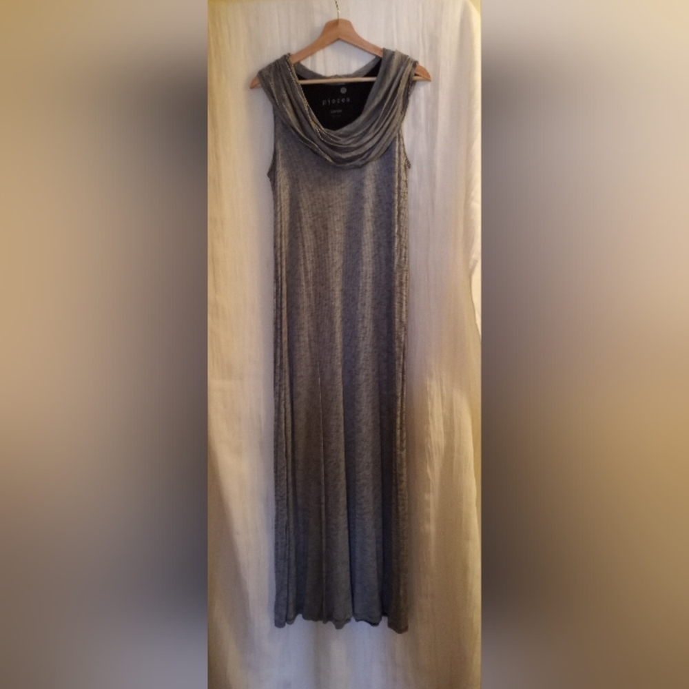 PIECES BY KENSIE NWT SLEEVELESS GRAY HEATHER MAXI DRESS